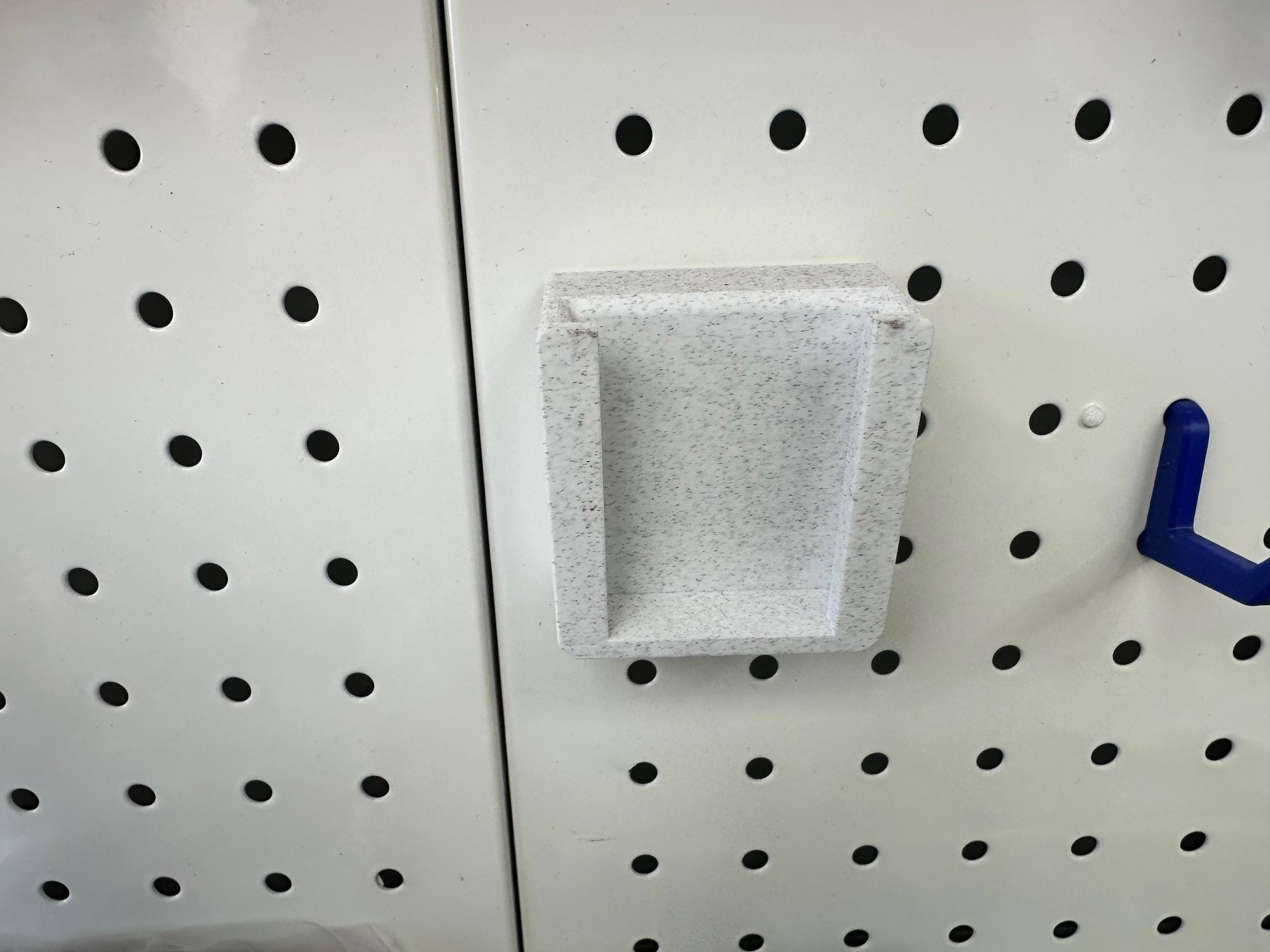 Milwaukee M18 Battery Holder for Pegboard