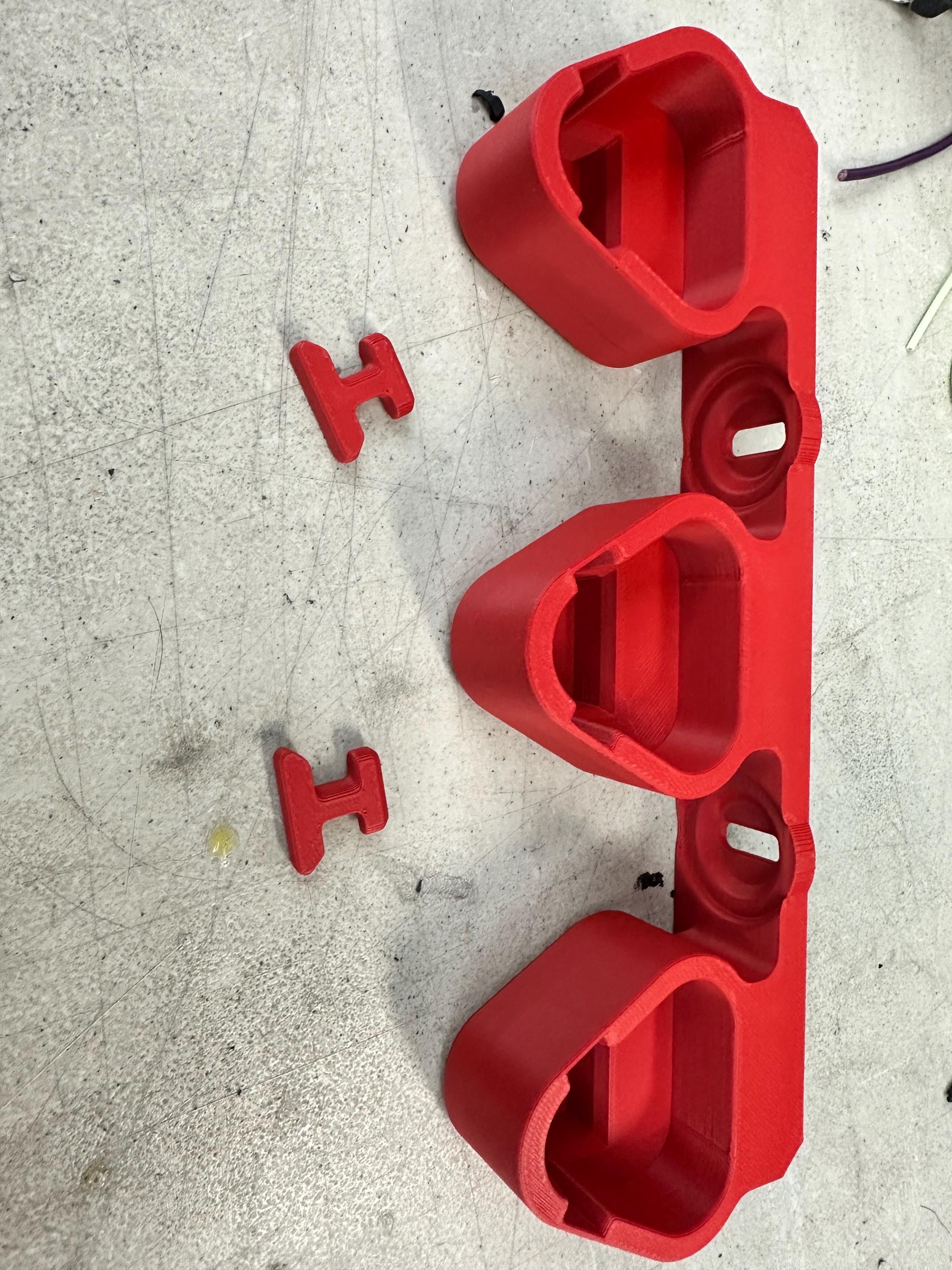 Milwaukee M12 battery holder (3 batteries) for IKEA Skadis